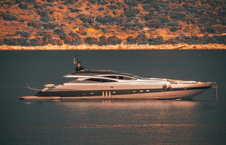 Greece luxury yacht charter